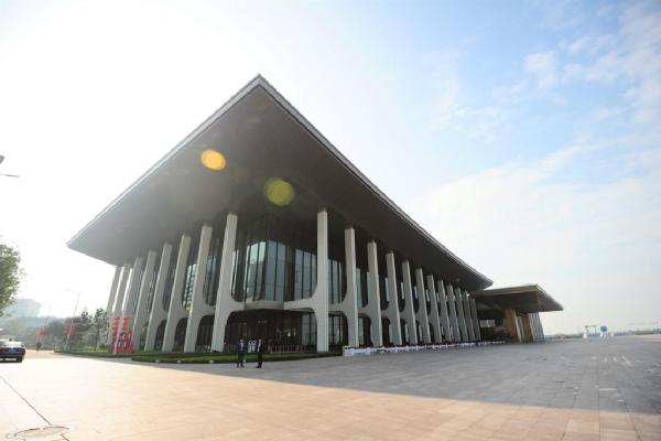 海报时评|深度链接世界，为山东高质量发展注入强劲动力
